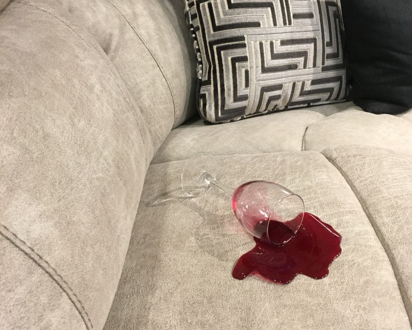 Bank impregneren: zo bescherm je je bank tegen vlekken