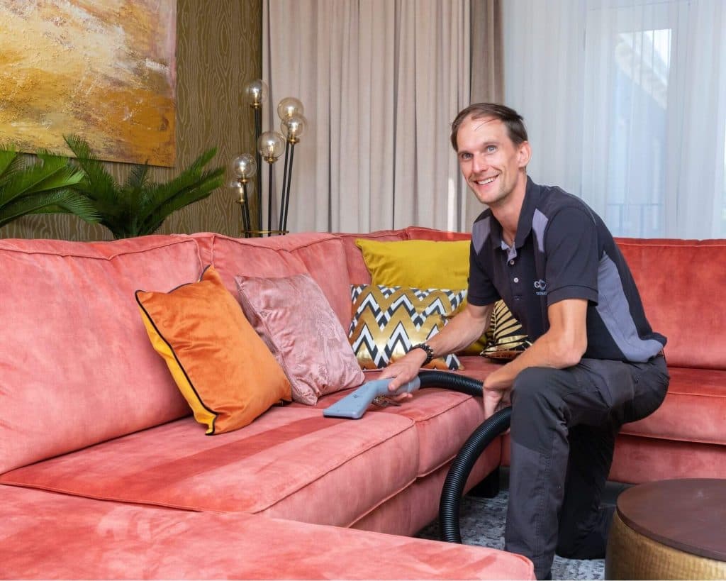 Professioneel bank laten reinigen in Breda door vakspecialist